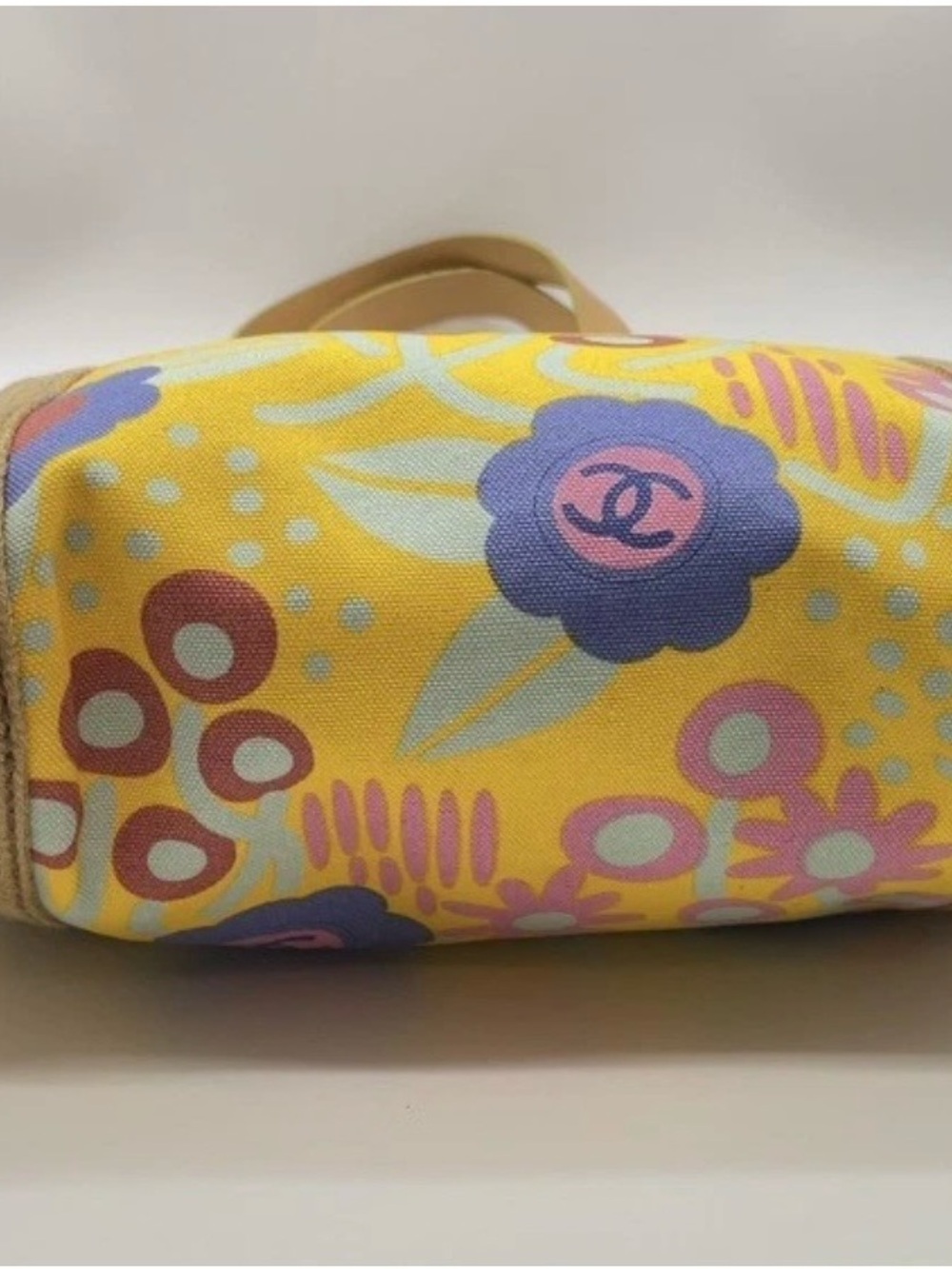 ⭐️⭐️⭐️Authentic CHANEL⭐️⭐️⭐️High Summer Flower Tote - Yellow Canvas & Leather - Picture 4 of 15